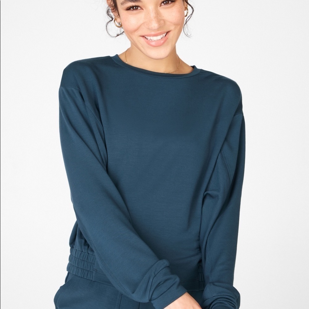 NWOT Fabletics Julie Dolman Sleeve Crew Sweatshirt